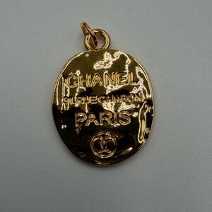 Chanel Gold Pendant Necklace